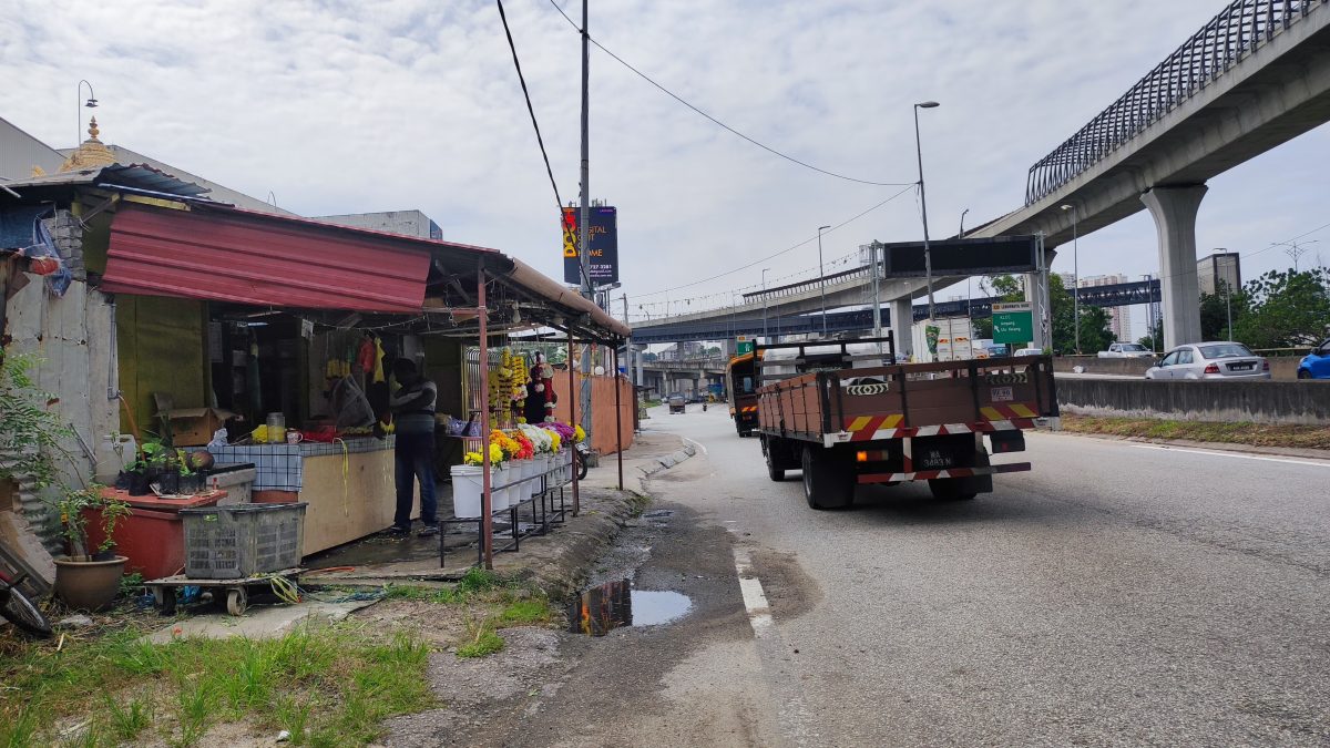 大都会/余保凭-闪电水灾问题