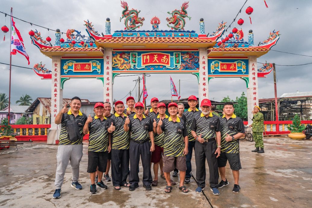 大都会:吉胆岛南天宫众神出游,逾1200人“挤爆”吉胆岛