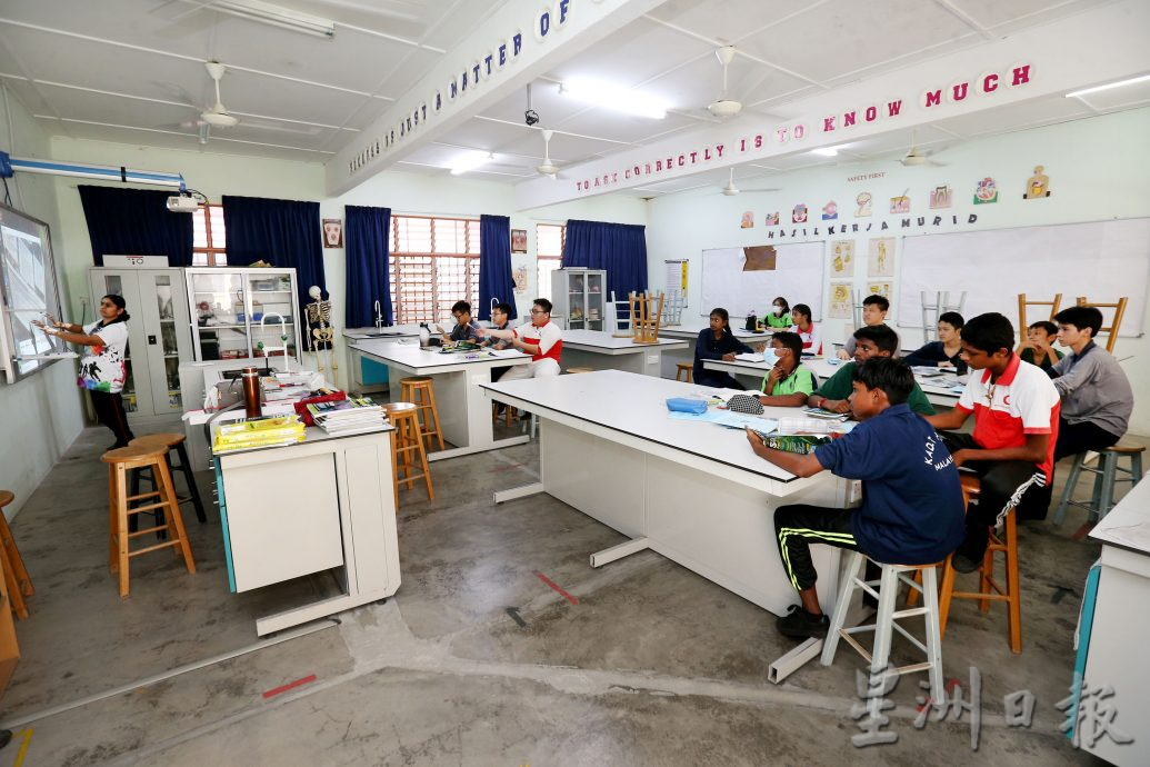 大霹雳封底主文/今天下/【华中现在未来】/丹绒马林公教华中努力打造品牌 要成当地首选中学