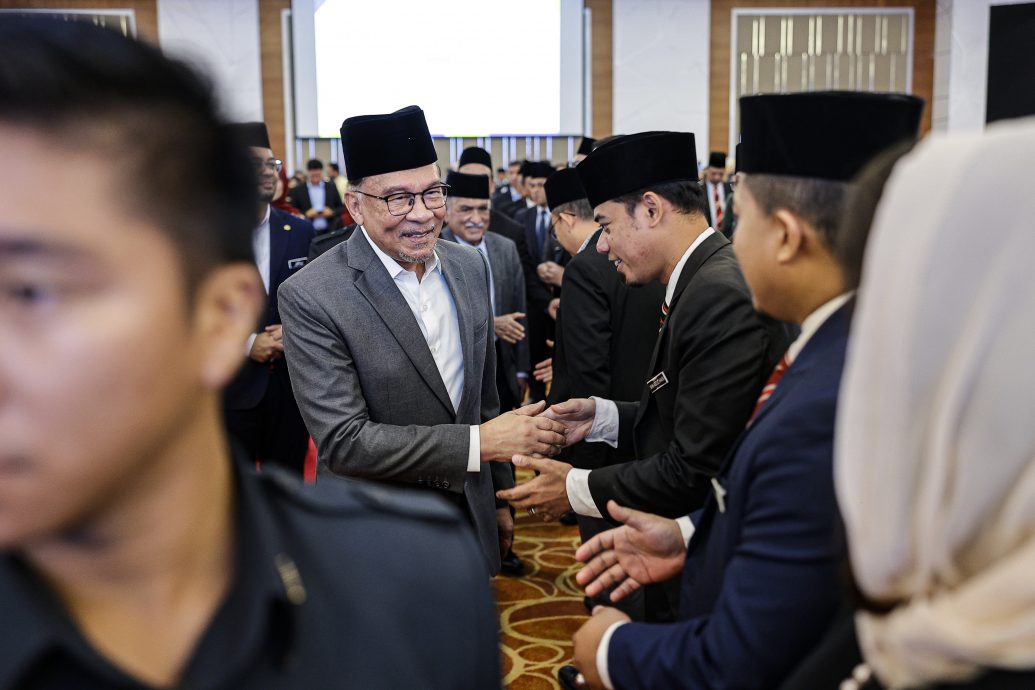 安华:统治者理事会要求仔细修订355法令