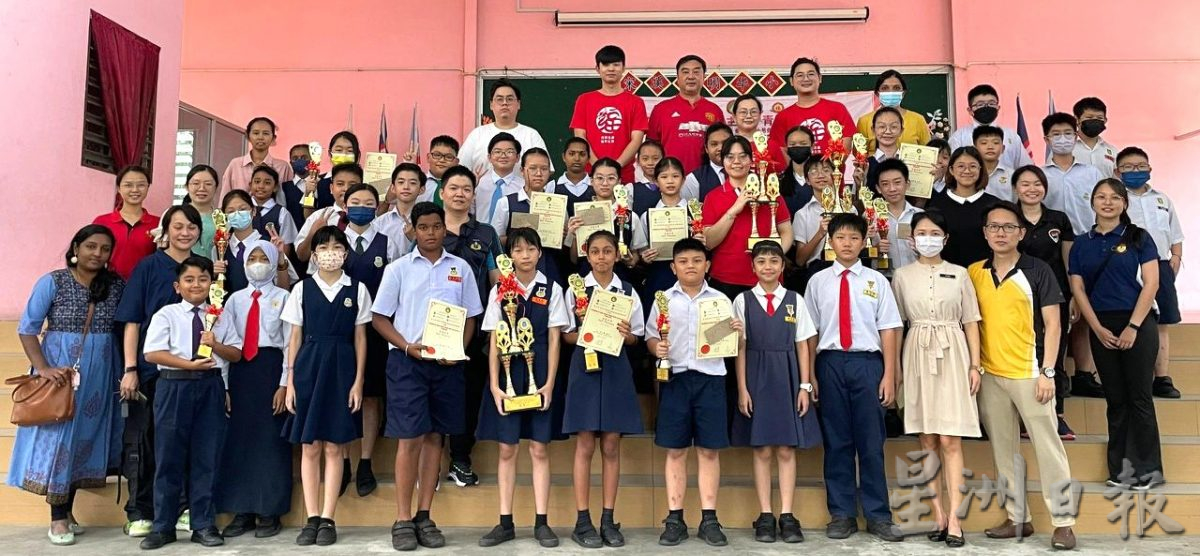 安溪杯华小英语笔试赛丹绒马林区初赛 美罗中华二校夺团体冠军