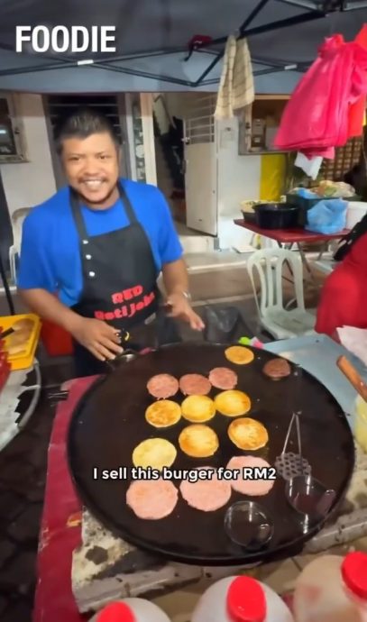 小贩以2令吉卖汉堡 为了分享“福气”和助财困的人