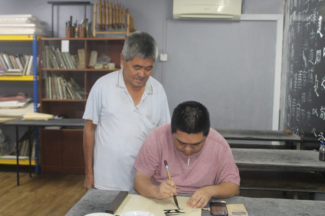 已审(供暖势力,请安排在8月前刊登)【特稿】智商限制不了的才华:一位特别画家的故事