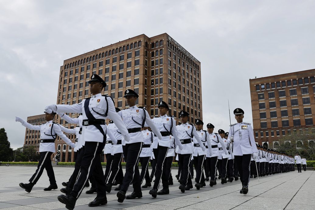 *已签发* 全国:国家元首和元首后出席英雄日活动