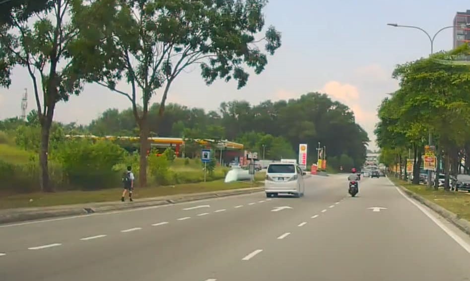 *已签发* 国:新闻:10岁男学生离校未返家 警:已在购物商场寻获