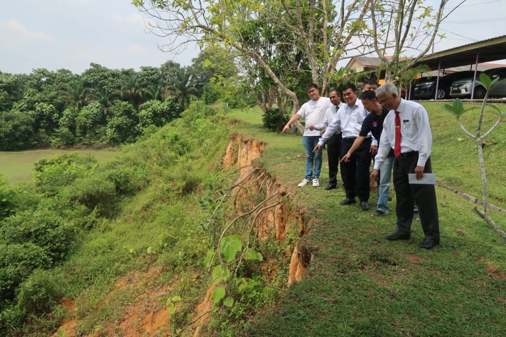 *已签发* 柔︰陈宗︰彼咯中学土坡崩塌1年4个月,冀政府速处理保障师生安全