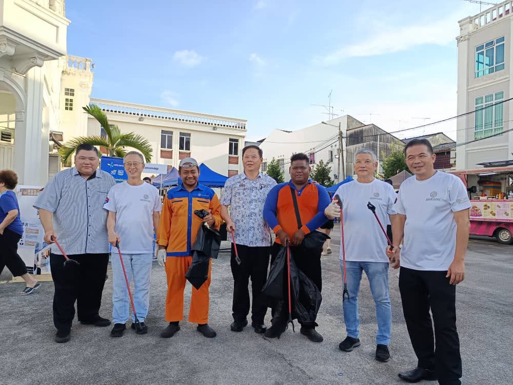 *已签发* 柔：峇中总青商团办宠物嘉年华，集合各类宠物近千人参与