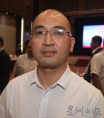 *已签发*柔:封面:中美贸易战溢出效应继续发酵,中投资者于丹绒朗萨港口设中马双园区推动多方合作
