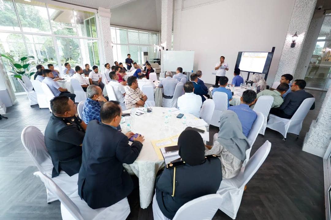 *已签发*(版三头)柔:视频:再有亲民举动,柔州大臣联同林添顺、新山市长、网红清沟