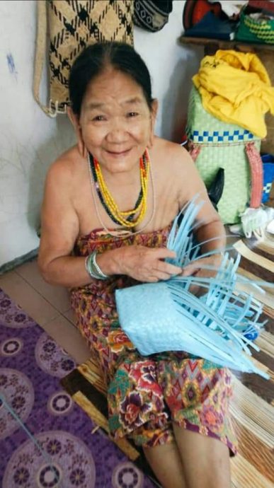 *已签发*（柔封面）柔：善心美事：退休老师投身义工，为改善原住民生活