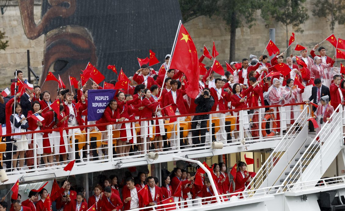 巴黎奥运会| 大马观众熬夜等了2小时 大马代表团仅亮相14秒