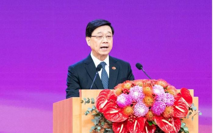 庆祝香港特区成立27周年   中国送香港礼物──两头熊猫