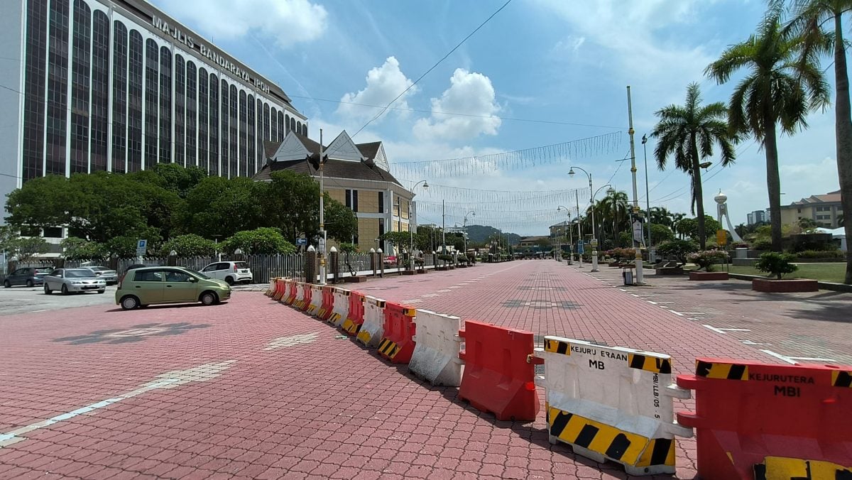 怡市政厅前的道路 今天和明天暂关闭