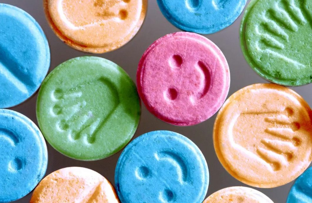 意大利海关截获从中国输入化学品 可生产6300万颗摇头丸