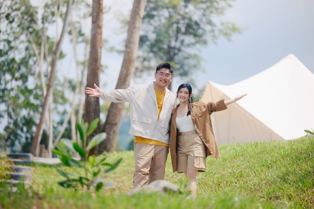 找王雪晶合唱中秋歌曲 郑斌彦乐呼：追星成功