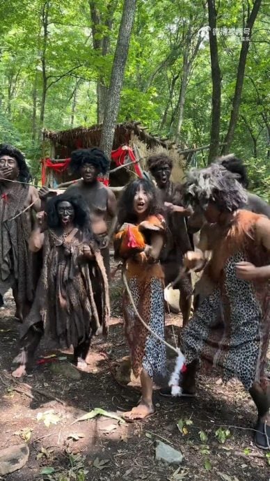 拚盘已签)辽宁景区月薪5000招全职「野人」 每日吓游客