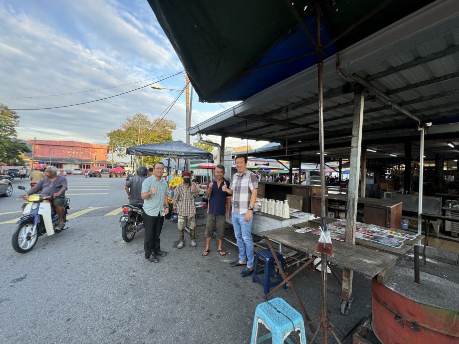 斗华巴刹遮阳棚 黄文标全额资助解决