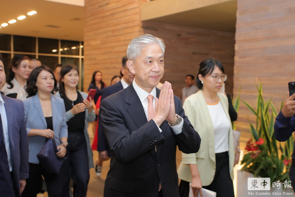 新任中国驻柬大使汪文斌抵达柬埔寨履新