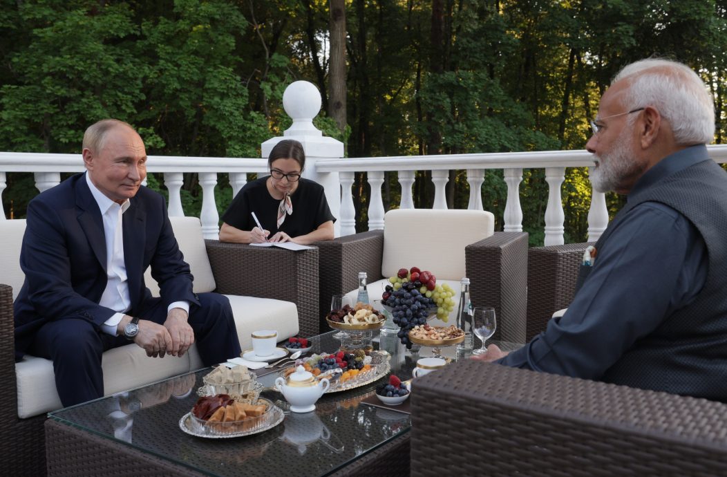 普汀在莫斯科郊外官邸与莫迪非正式会谈