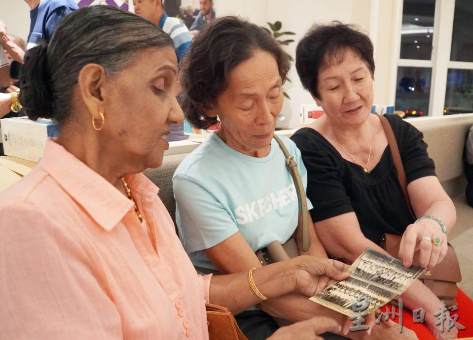 半世纪不见,古稀之年重逢,70老同学天南地北聊不完