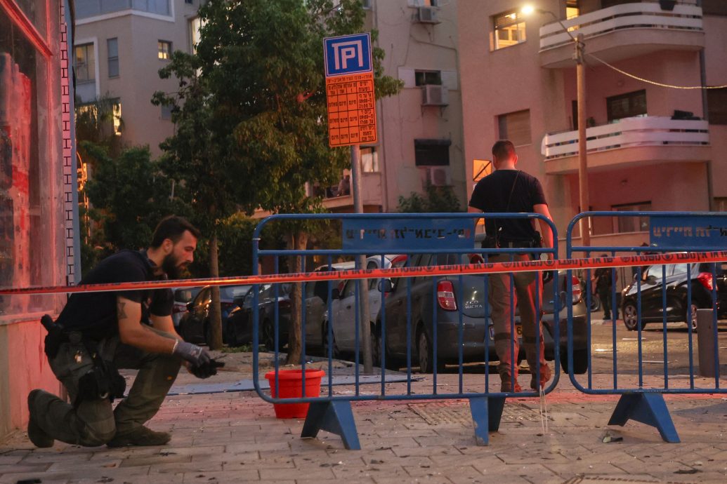 (更新文)特拉维夫一建筑爆炸1死2伤 军方指“空中目标”坠落所致