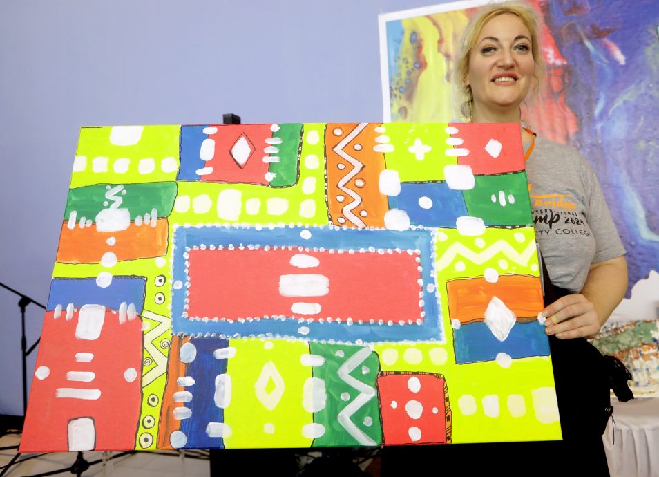 本报为媒体伙伴:“艺之桥”国际艺术营开幕