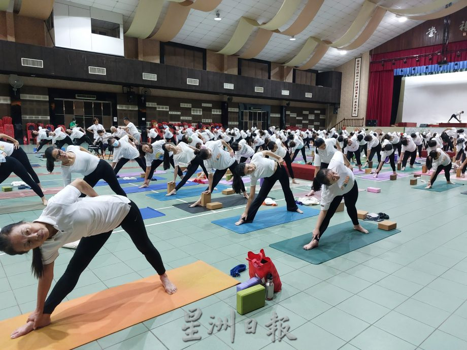 柔:乐活频道(7月4日刊):瑜伽不仅仅是运动 走入内心寻找身心灵平衡