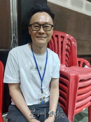 柔:乐活频道(7月4日刊):瑜伽不仅仅是运动 走入内心寻找身心灵平衡