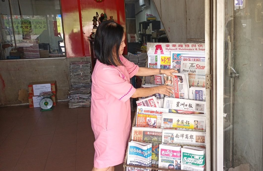 柔:报庆特辑:新山场:派报人说故事:曾碧珍:助夫辞会计公司工作 曾碧珍夫唱妇随投身报业