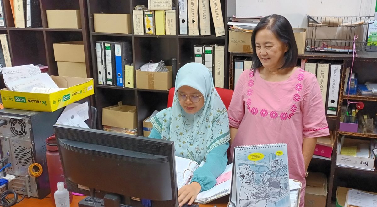 柔:报庆特辑:新山场:派报人说故事:曾碧珍:助夫辞会计公司工作 曾碧珍夫唱妇随投身报业