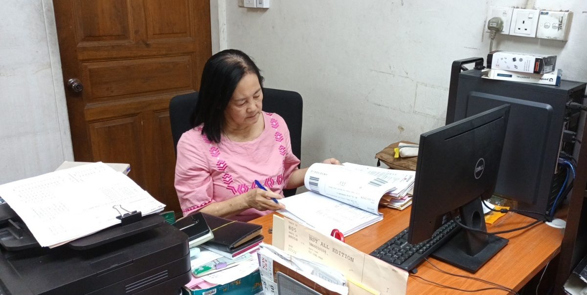 柔:报庆特辑:新山场:派报人说故事:曾碧珍:助夫辞会计公司工作 曾碧珍夫唱妇随投身报业