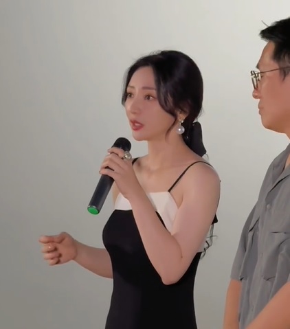 柳岩自曝患子宫肌瘤 4月复发:长到了2.5公分