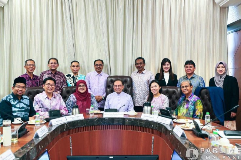 沈志勤:首相到访公账会