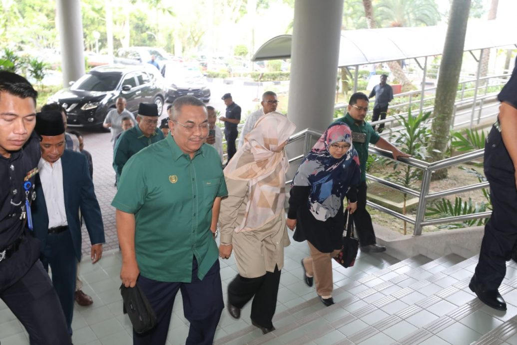 沙努西煽动案开审