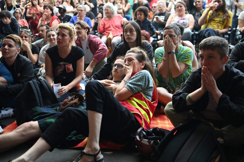 法国极右翼领跑议会选举首轮投票 有民众集会表不满