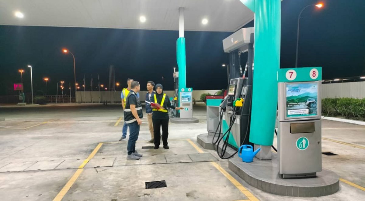 消拯局：确保数量足可使用 查全霹油站灭火器