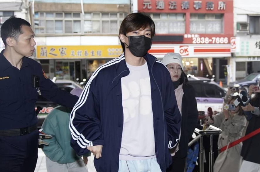 涉偷拍未成年性爱片|检方未上诉 炎亚纶缓刑确定3年