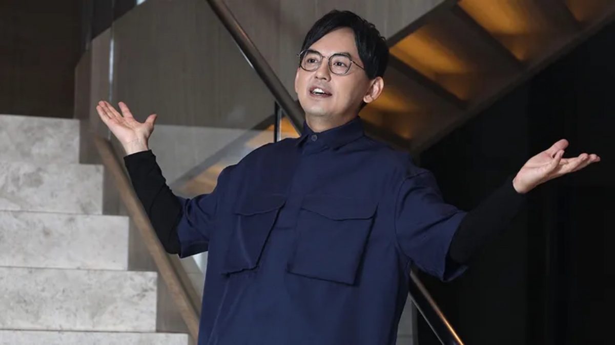 涉妨害性自主|出庭应讯媒体争拍 贺军翔：我看不到路了