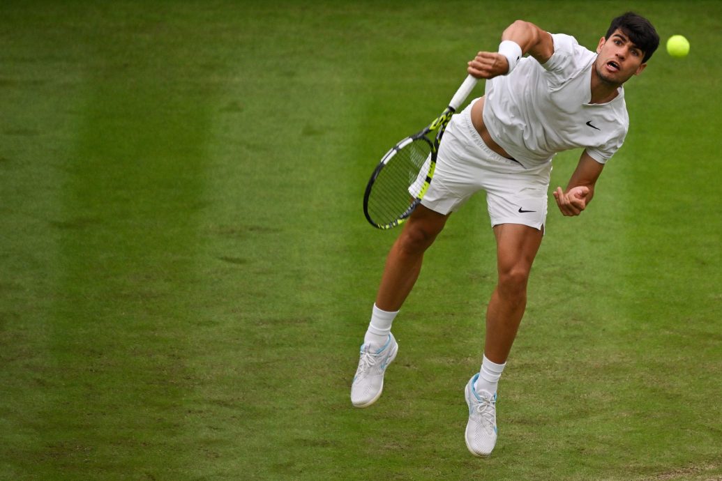 温网|激战近4小时险胜好友  辛纳联同（阿卡）梅德闯32强