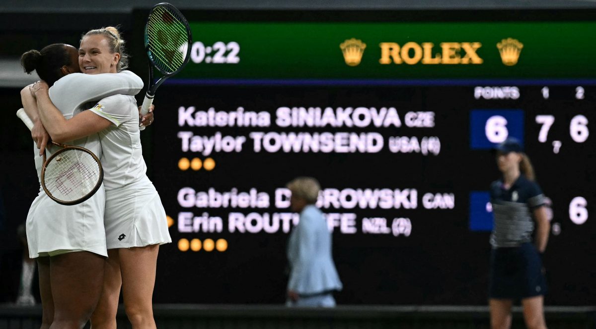 温网|追随已故恩师诺沃特娜脚步 克雷吉茨科娃封后泪奔