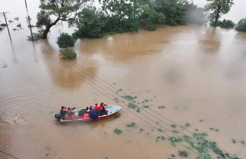 湖南湘潭涓水两处决堤 超4000人疏散
