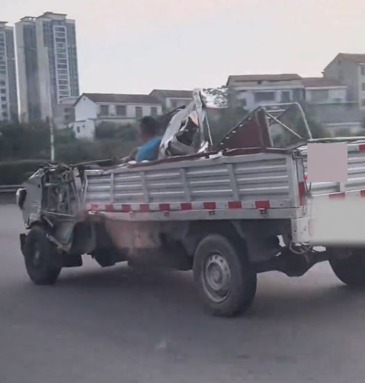 湖南超残“开篷车”高路疾驰 网民:开出跑车气质