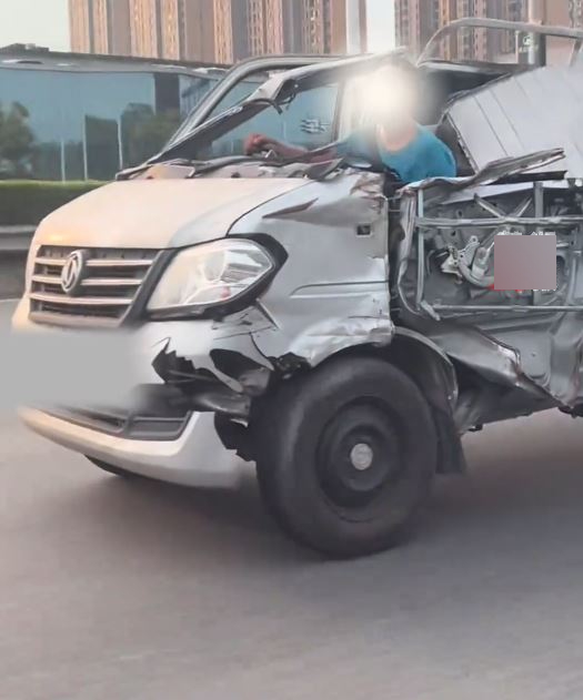 湖南超残“开篷车”高路疾驰 网民:开出跑车气质