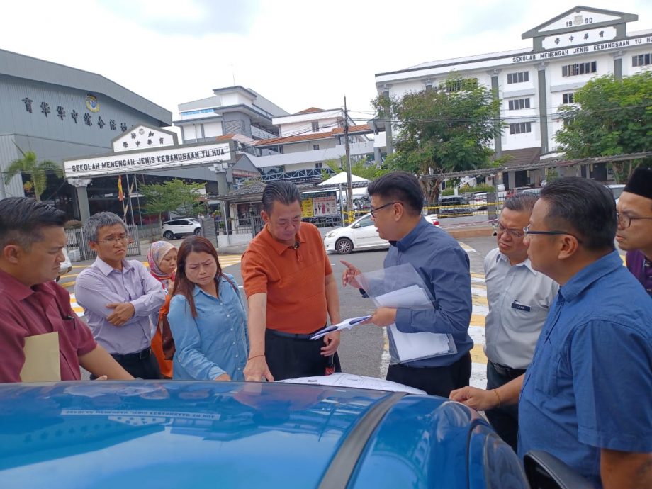 版2头//大都会/张睷洋,重新研究育华中学前面和周遭的排水系统,建议在草场做积水池