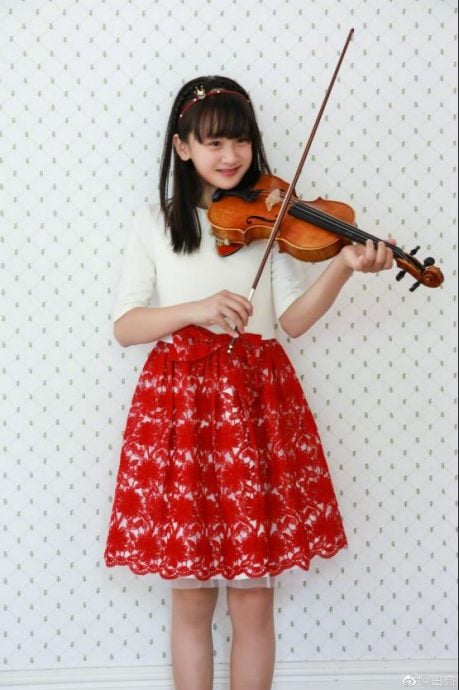 田亮一家三口现身剑桥大学 网猜为女儿留学探路