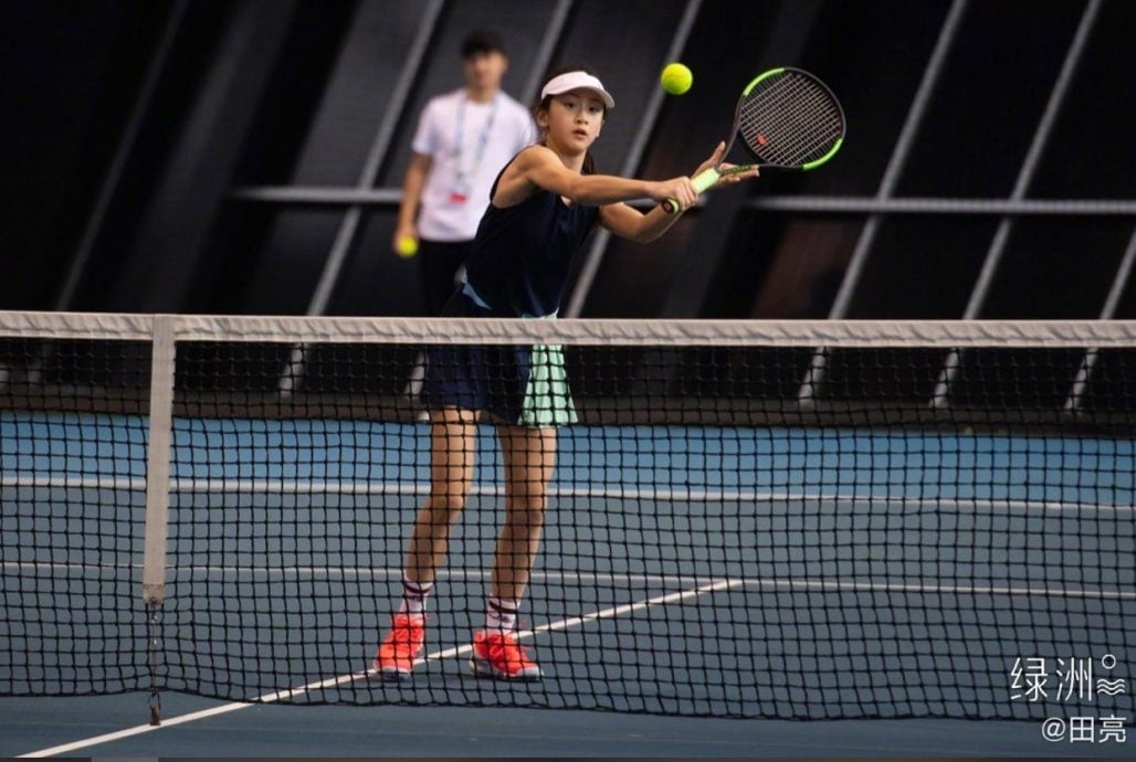 田亮一家三口现身剑桥大学 网猜为女儿留学探路