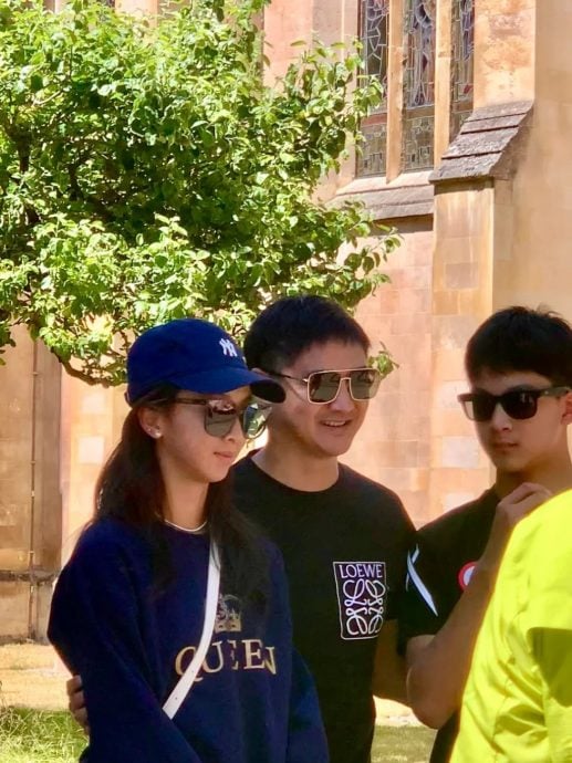 田亮一家三口现身剑桥大学 网猜为女儿留学探路