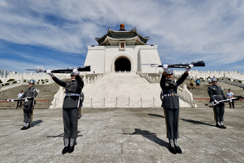 看世界 台三军仪仗队训练展示今首度移至民主大道
