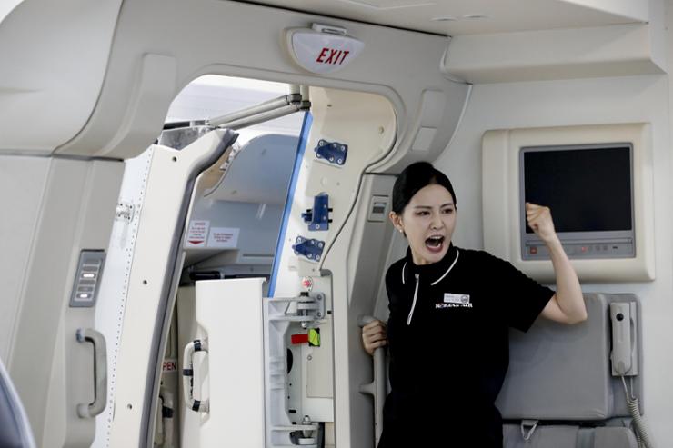 空中乱流频传 大韩航空新规:降落前40分钟停机舱服务