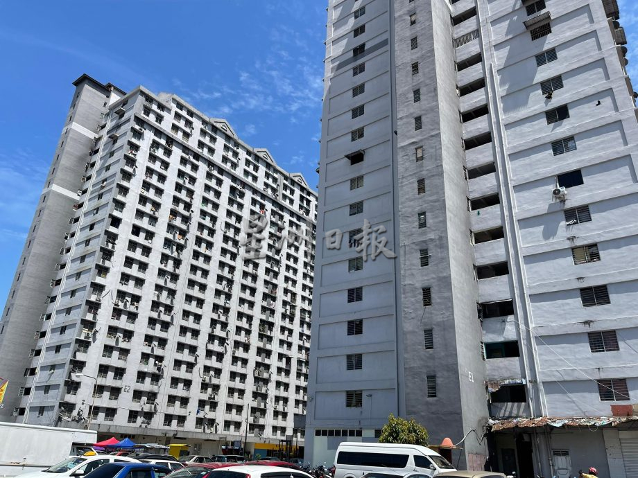 第3版主文(大北马)孙达拉祖:联合执法机构到直落英达廉价组屋取缔外劳